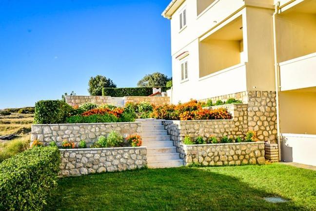 Apartments Basaca Pag Town Exterior photo